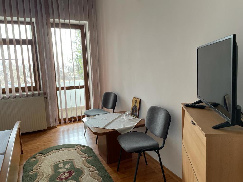 Maison d'hôtes Casa "Ierusalim-Hozeva-Hozeva" à Minastirea Neamt Extérieur photo