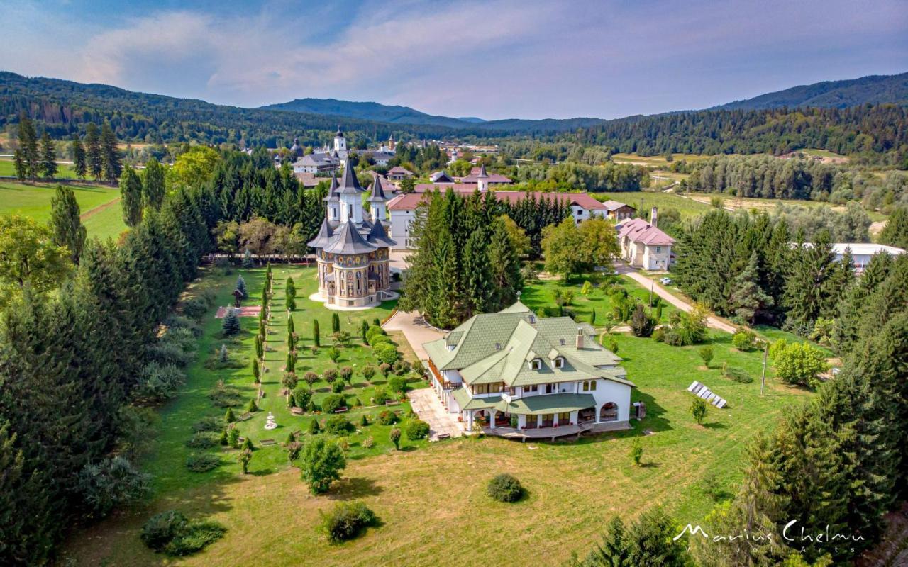 Maison d'hôtes Casa "Ierusalim-Hozeva-Hozeva" à Minastirea Neamt Extérieur photo