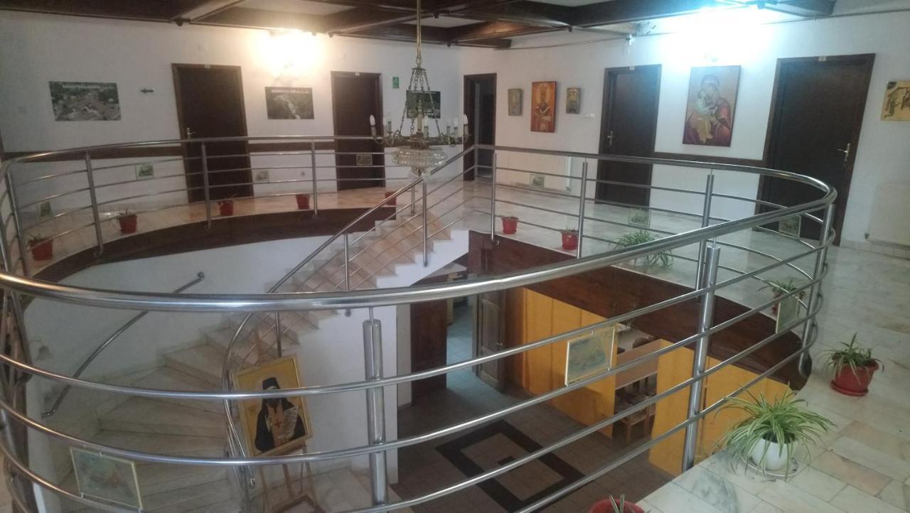 Maison d'hôtes Casa "Ierusalim-Hozeva-Hozeva" à Minastirea Neamt Extérieur photo