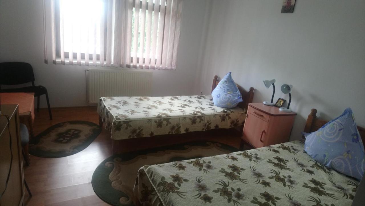 Maison d'hôtes Casa "Ierusalim-Hozeva-Hozeva" à Minastirea Neamt Extérieur photo